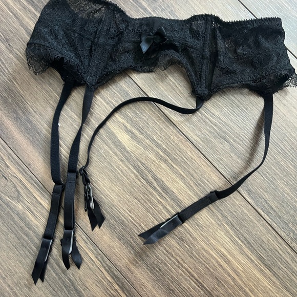 Victoria’s Secret lot!! Panties and bralettes and lingerie - Picture 16 of 16